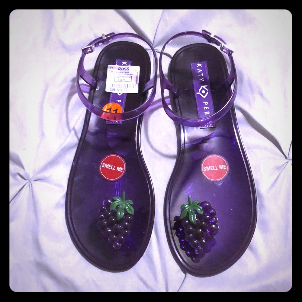 NWT: Katy Perry grape 🍇 Gel strap sandals
